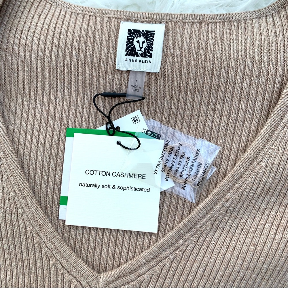 NWT Anne Klein Women’s Tan Ribbed Sweater V Neck Puffed Sleeve Size Large - Picture 2 of 11